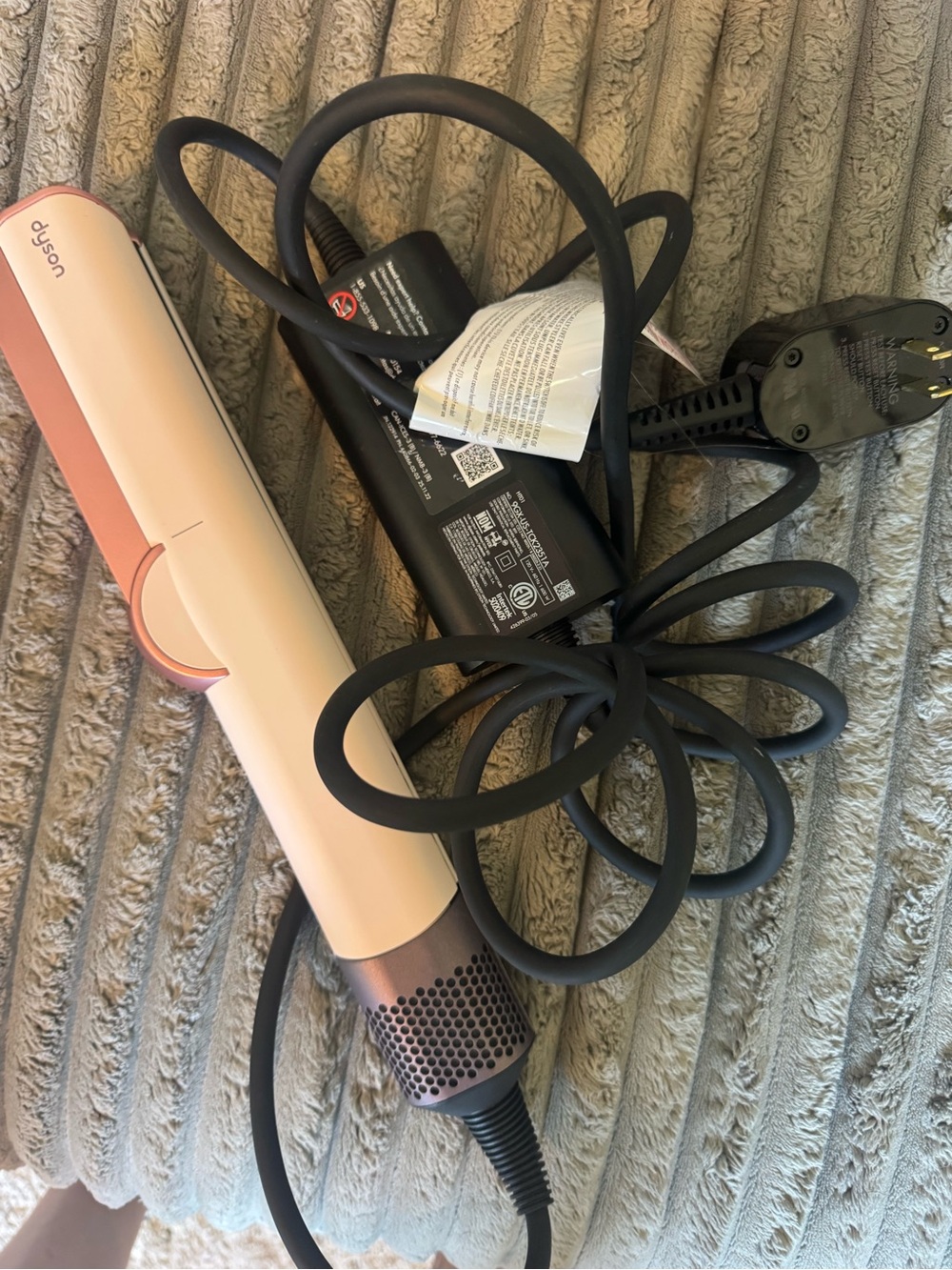 Dyson air straight wet to dry White and Rose Gold Corded Hair Straightener - Picture 8 of 9
